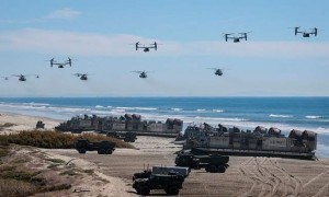 炮弹碎片砸中副总统安保车，美军在加州高速实弹演习翻车