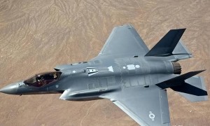 大批F-35B准备突袭，美军全面压境，马杜罗增兵284个前线，要打奉陪到底！