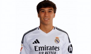 原创 
            10轮仅首发1次！皇马太子惨遭阿隆索冷落沦为鸡肋，却遭两大豪门疯抢