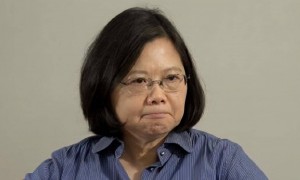 “台独”蔡英文，带大量国宝黄金意图出逃，目的地让大陆愤怒