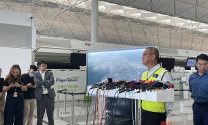 香港机场货机坠海事故细节：事故发生前未收到任何求救信号，巡逻车在安全距离内被飞机撞落海中