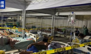 菲律宾强震已致72人遇难,灾区大面积停电,建筑损毁严重,病人被安置在停车场