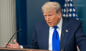 特朗普着急也没用,根本拦不住,六成订单流向中国船厂,20多国在天津做出承诺,永不为敌!