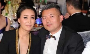 曝那英老公孟桐疑似出轨!携美女返回那英别墅,对方笑容甜美可爱