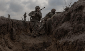 泽连斯基永不认输,乌克兰宣布红军城没丢,俄军只是“到此一游”!