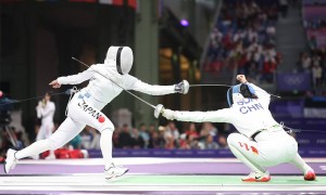 中国队首日综述:射击跳水夺2金 女子4×100自接力摘铜