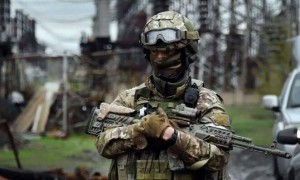 乌克兰降半旗默哀,泽连斯基喊话中国,外交部15字回应,信号不一般