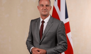 阅兵后欧洲高层接连访华,中方最高规格接待,英国公开喊出一句话!