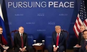 距离海岸线仅32公里!美军超音速战略轰炸机出动,委内瑞拉危险