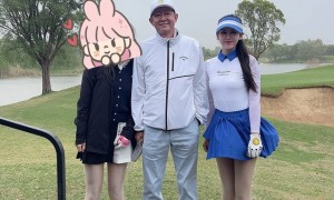 59岁王志文线下活动,发福挺大肚似70岁,皱纹满布被评心脏不太好