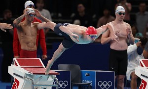 男子4×100米自由泳接力:潘展乐创奥运纪录中国列第四 美国队摘金