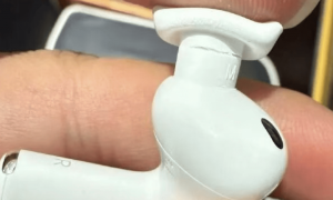 原创 
            iPhone 17 新机翻车:掉漆、镜头起雾、耳塞断裂!苹果回应